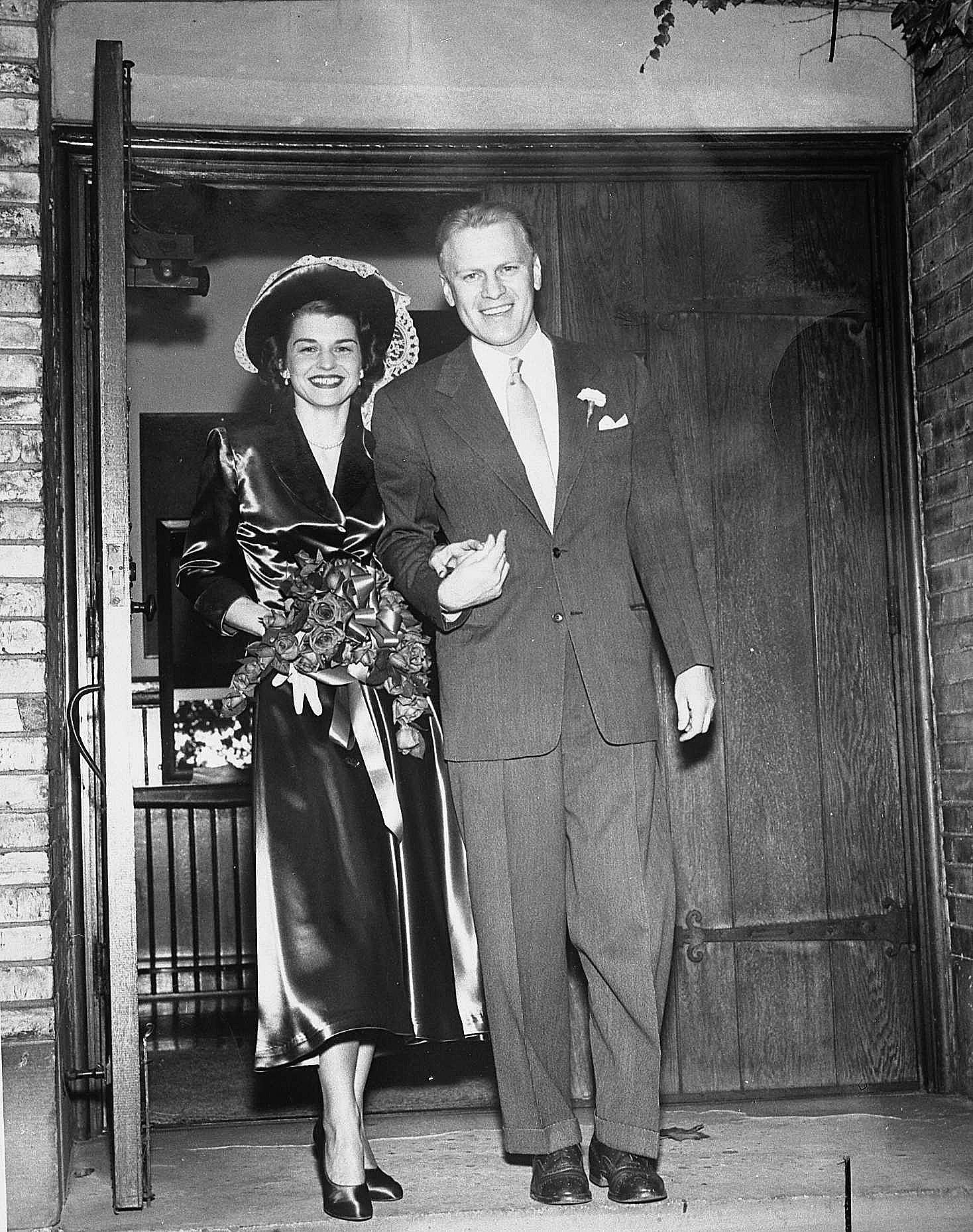 Gerald_R._Ford,_Jr.,_and_Betty_Ford_following_their_marriage (Wiki ...